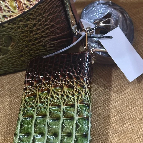 Chic Green Crocodile Pattern Satchel - Picture 5 of 6